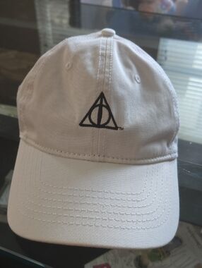 Warner Bros.Harry Potter White  Cap with Black Deathly Hallows Emblem